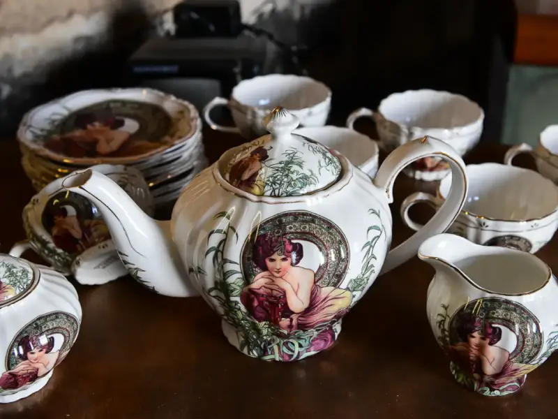 Zámek Zbenice - sbírka porcelánu